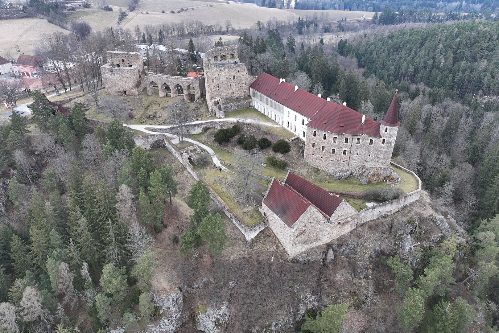 NKP Státní hrad Velhartice – Šumavská klenotnice